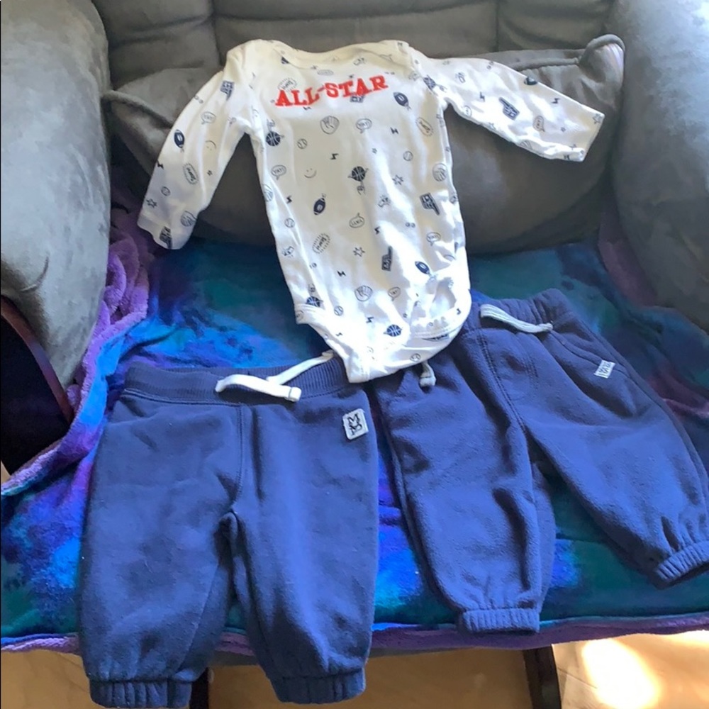 2 sweatpants and a onesie